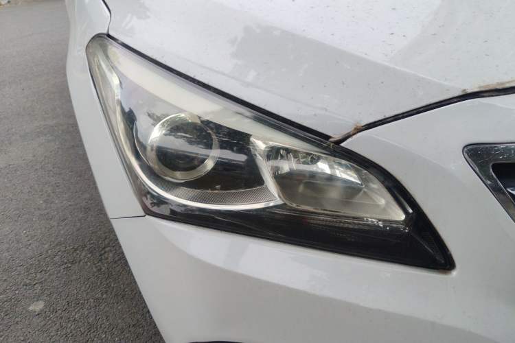 Used Hyundai Mistra 2014 1.8L Automatic Smart GLS Right Front Headlight