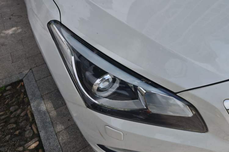Used Hyundai Mistra 2014 1.8L Automatic Smart GLS Right Front Headlight
