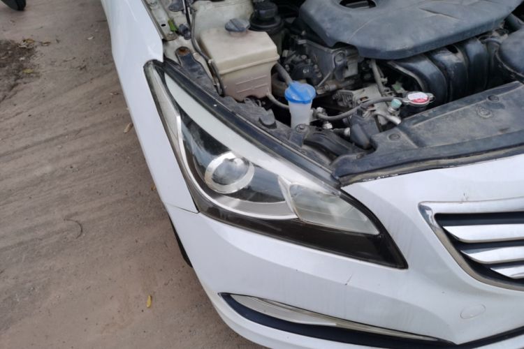 Used Hyundai Mistra 2014 1.8L Automatic Smart GLS Right Front Headlight