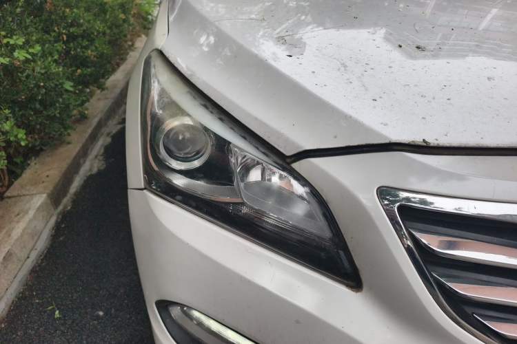 Used Hyundai Mistra 2014 1.8L Automatic Deluxe DLX Model Right Front Headlight