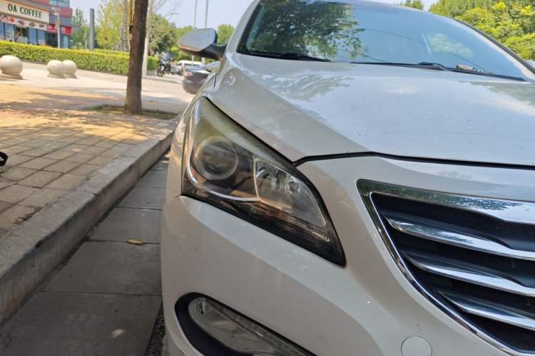 Used Hyundai Mistra 2014 1.8L Automatic Smart GLS Right Front Headlight