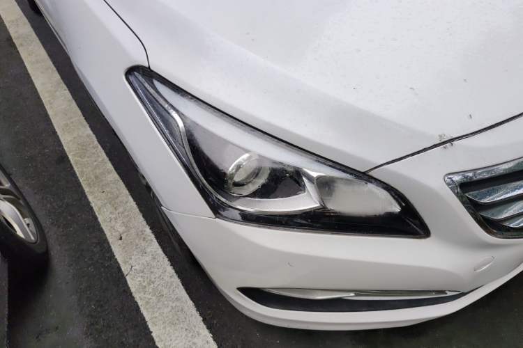 Used Hyundai Mistra 2014 1.8L Automatic Deluxe DLX Model Right Front Headlight
