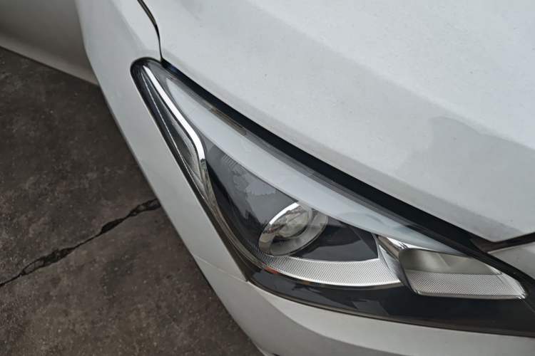 Used Hyundai Mistra 2014 1.8L Manual Comfort GL Model Right Front Headlight