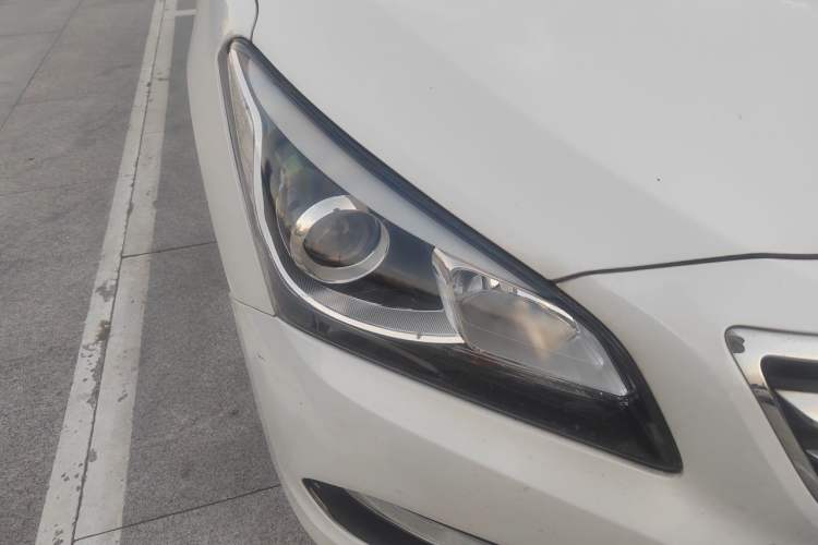 Used Hyundai Mistra 2014 1.8L Automatic Smart GLS Right Front Headlight