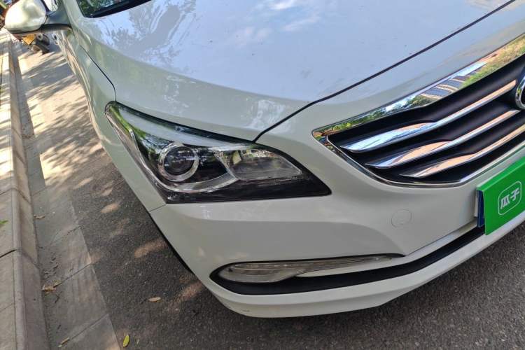 Used Hyundai Mistra 2014 1.8L Automatic Smart GLS Right Front Headlight