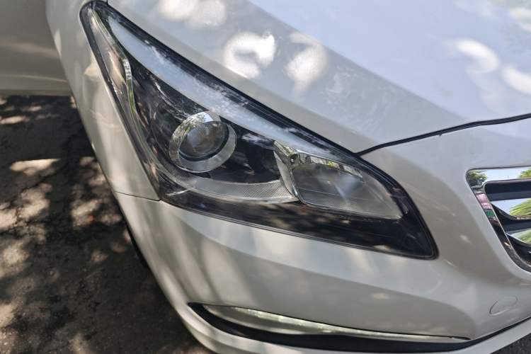 Used Hyundai Mistra 2014 1.8L Automatic Smart GLS Right Front Headlight