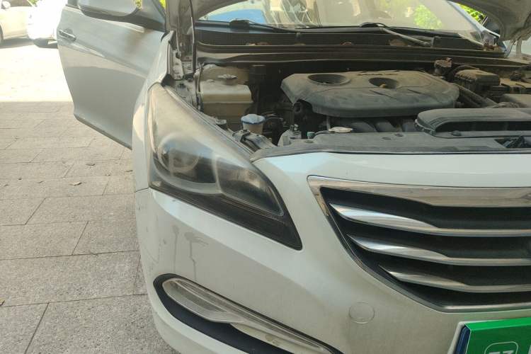 Used Hyundai Mistra 2014 1.8L Automatic Deluxe DLX Model Right Front Headlight