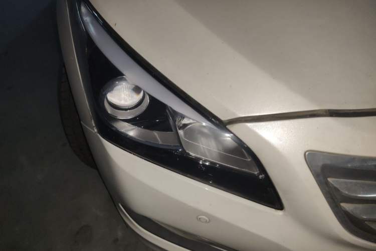 Used Hyundai Mistra 2014 1.8L Automatic Smart GLS Right Front Headlight