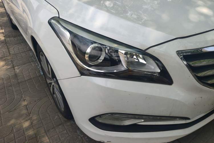 Used Hyundai Mistra 2014 1.8L Automatic Deluxe DLX Model Right Front Headlight