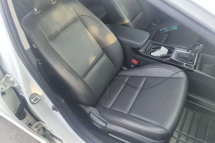 Used Hyundai Mistra 2014 1.8L Automatic Deluxe DLX Model Right Front Seat