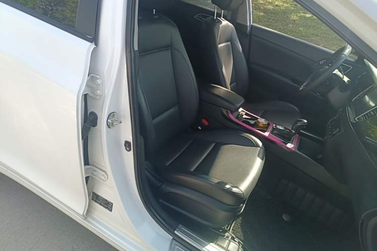 Used Hyundai Mistra 2014 1.8L Automatic Smart GLS Right Front Seat