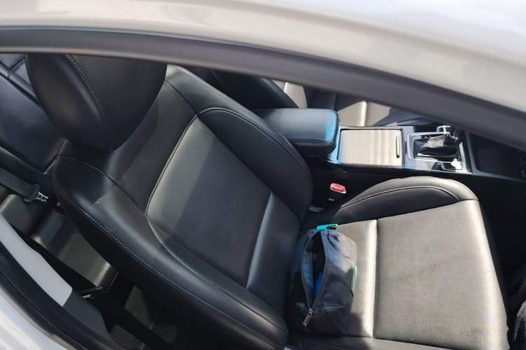 Used Hyundai Mistra 2014 1.8L Automatic Smart GLS Right Front Seat