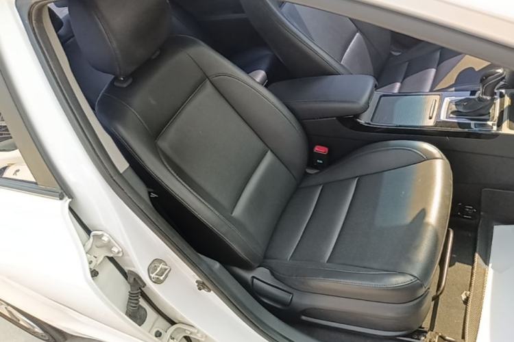 Used Hyundai Mistra 2014 1.8L Automatic Smart GLS Right Front Seat