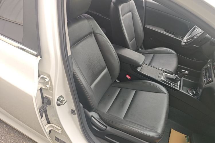 Used Hyundai Mistra 2014 1.8L Automatic Smart GLS Right Front Seat
