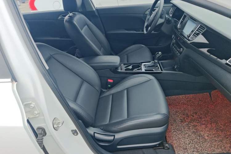 Used Hyundai Mistra 2014 1.8L Automatic Smart GLS Right Front Seat