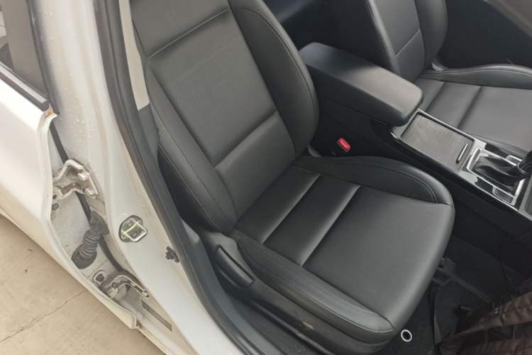 Used Hyundai Mistra 2014 1.8L Automatic Deluxe DLX Model Right Front Seat