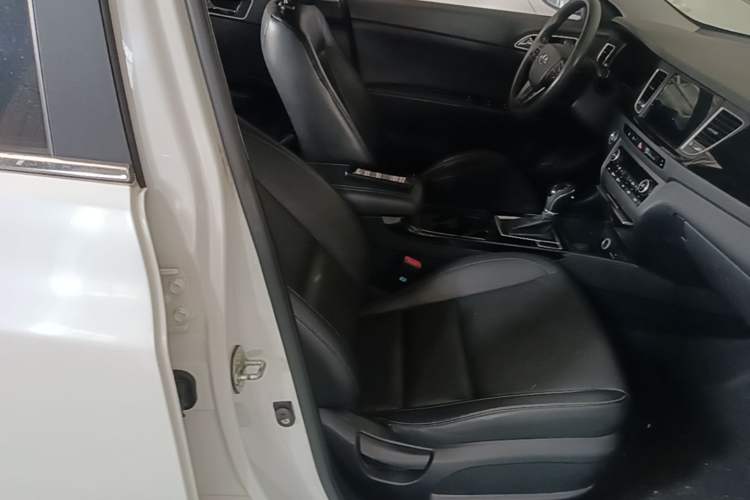 Used Hyundai Mistra 2014 1.8L Automatic Smart GLS Right Front Seat