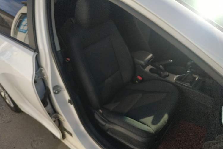 Used Hyundai Mistra 2014 1.8L Manual Comfort GL Model Right Front Seat