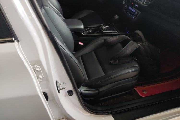 Used Hyundai Mistra 2014 1.8L Automatic Deluxe DLX Model Right Front Seat