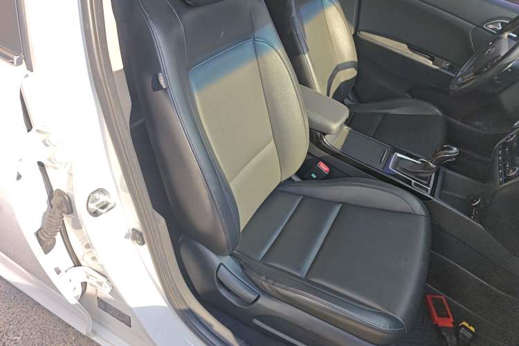 Used Hyundai Mistra 2014 1.8L Automatic Deluxe DLX Model Right Front Seat