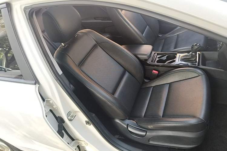 Used Hyundai Mistra 2014 1.8L Automatic Smart GLS Right Front Seat