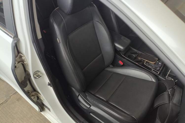 Used Hyundai Mistra 2014 1.8L Automatic Deluxe DLX Model Right Front Seat