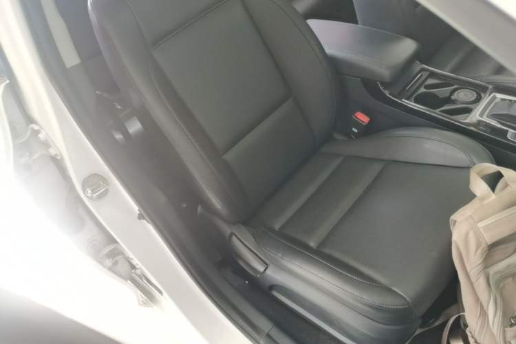 Used Hyundai Mistra 2014 1.8L Automatic Smart GLS Right Front Seat