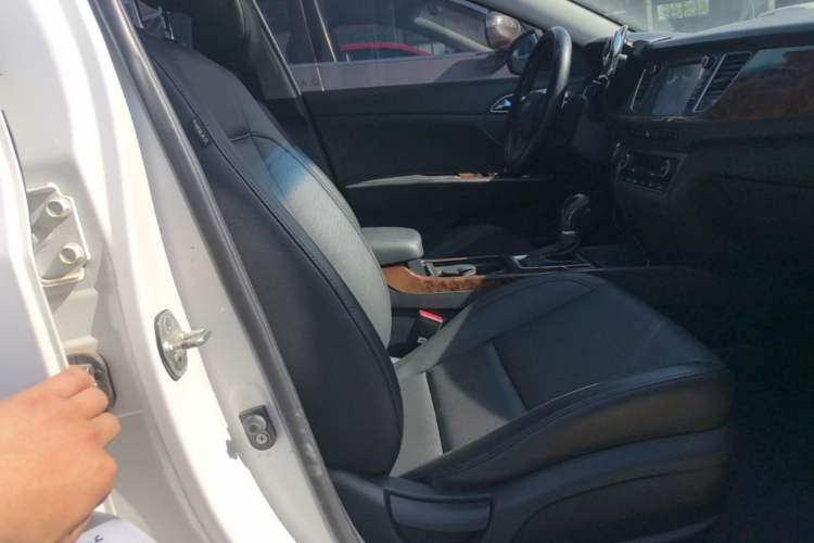 Used Hyundai Mistra 2014 1.8L Automatic Deluxe DLX Model Right Front Seat