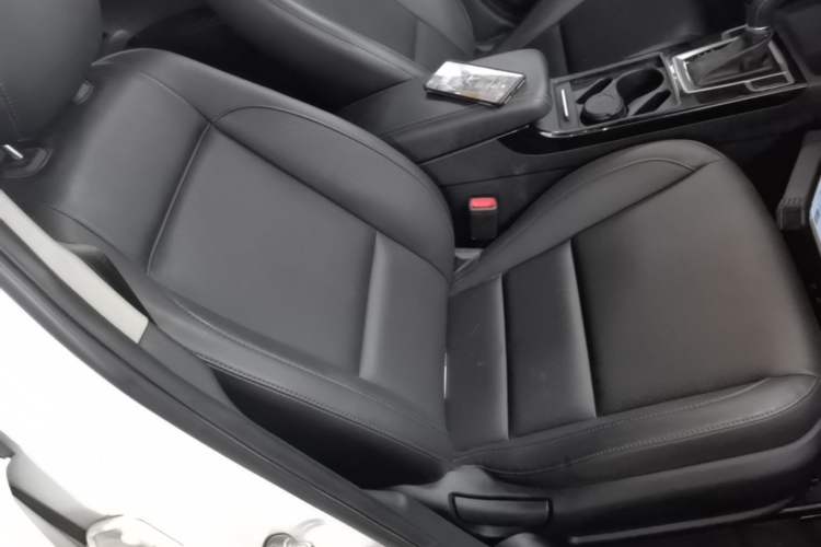 Used Hyundai Mistra 2014 1.8L Automatic Smart GLS Right Front Seat