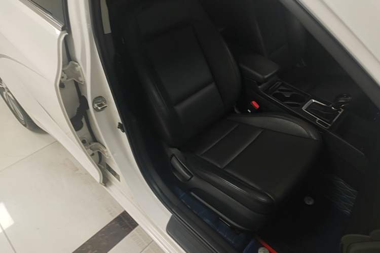 Used Hyundai Mistra 2014 1.8L Automatic Deluxe DLX Model Right Front Seat