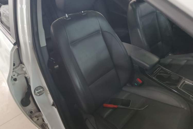 Used Hyundai Mistra 2014 1.8L Automatic Smart GLS Right Front Seat