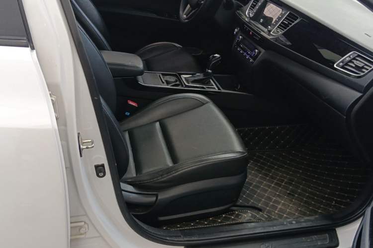 Used Hyundai Mistra 2014 1.8L Automatic Smart GLS Right Front Seat