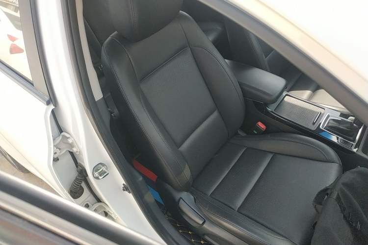 Used Hyundai Mistra 2014 1.8L Automatic Smart GLS Right Front Seat