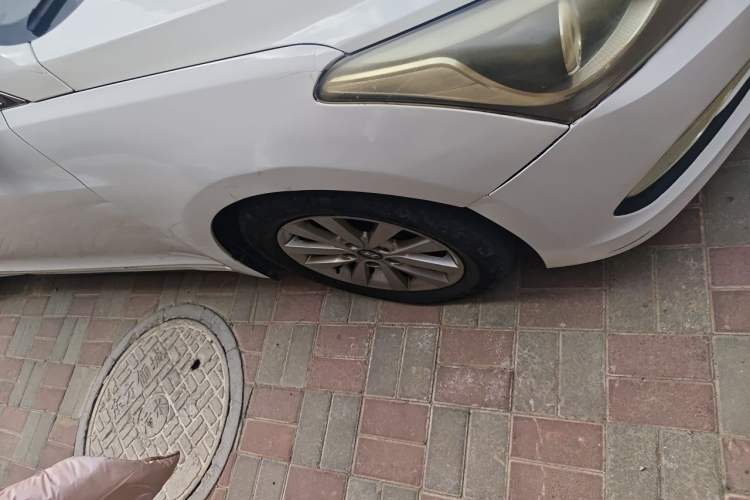 Used Hyundai Mistra 2014 1.8L Automatic Smart GLS Right Front Wheel Hub