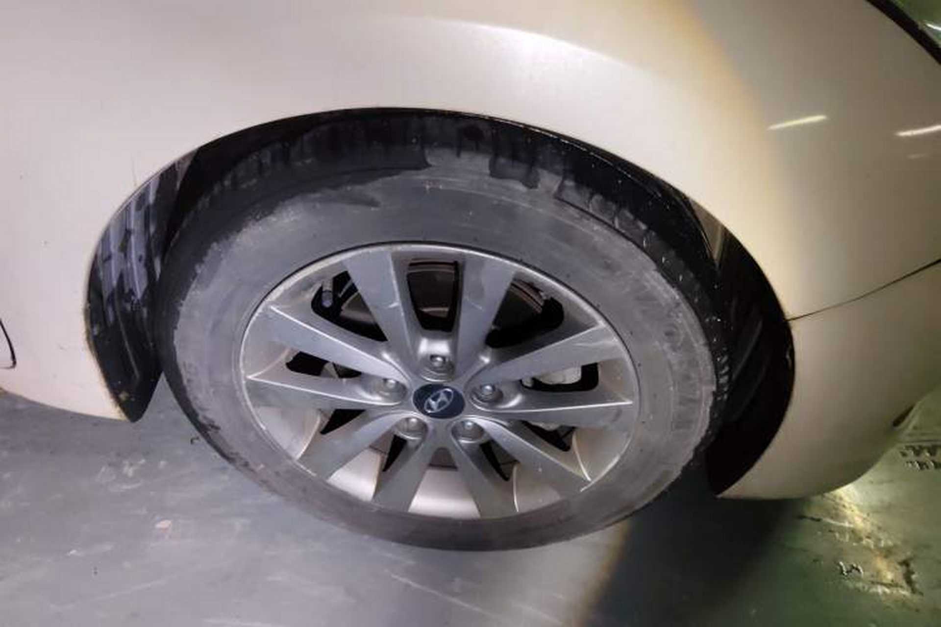 Used Hyundai Mistra 2014 1.8L Automatic Smart GLS Right Front Wheel Hub