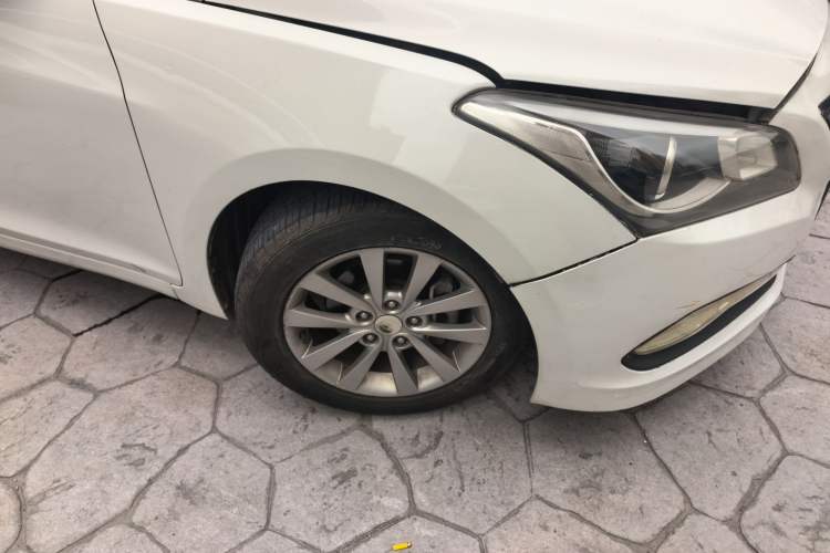 Used Hyundai Mistra 2014 1.8L Automatic Smart GLS Right Front Wheel Hub