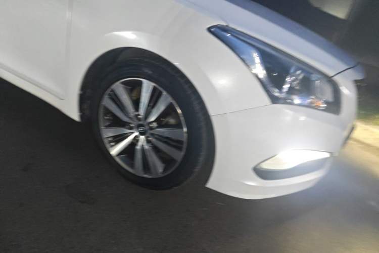Used Hyundai Mistra 2014 1.8L Automatic Deluxe DLX Model Right Front Wheel Hub