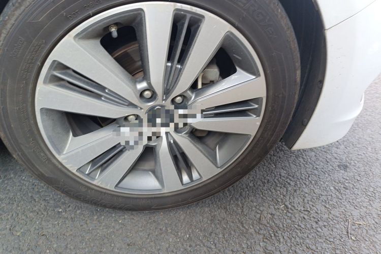 Used Hyundai Mistra 2014 1.8L Automatic Deluxe DLX Model Right Front Wheel Hub