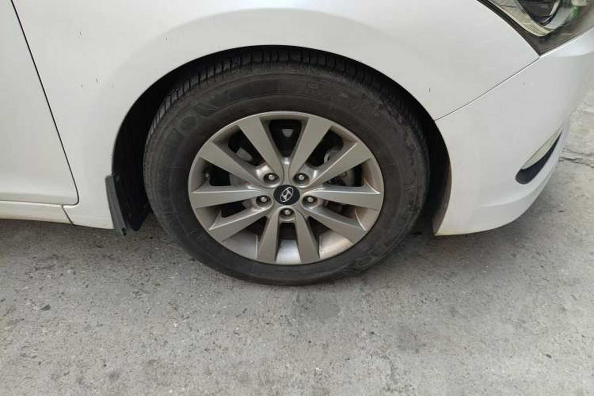 Used Hyundai Mistra 2014 1.8L Automatic Smart GLS Right Front Wheel Hub
