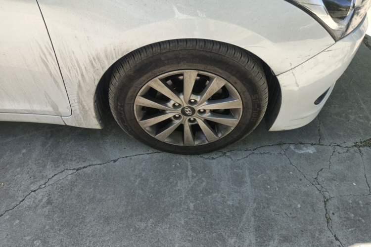 Used Hyundai Mistra 2014 1.8L Automatic Smart GLS Right Front Wheel Hub