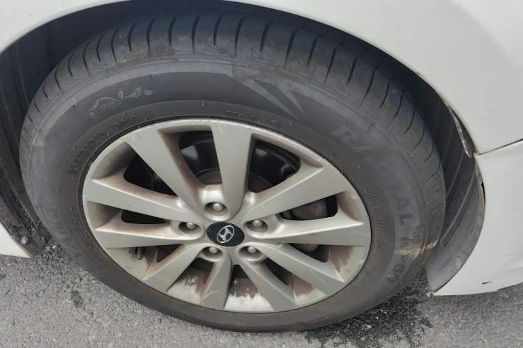 Used Hyundai Mistra 2014 1.8L Automatic Smart GLS Right Front Wheel Hub