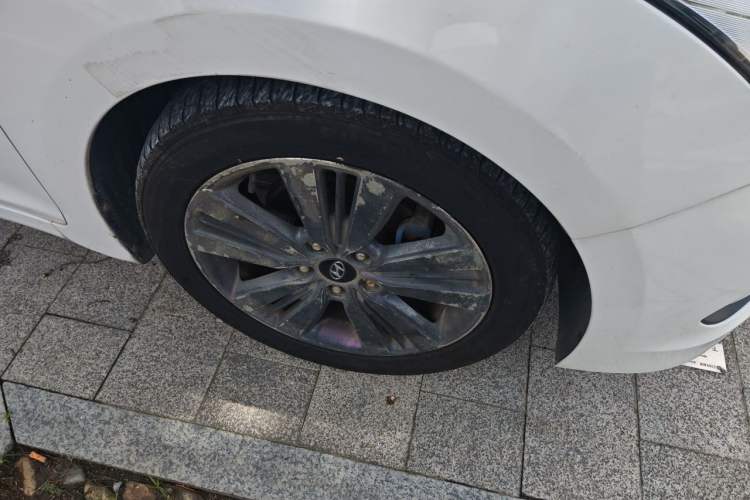 Used Hyundai Mistra 2014 1.8L Automatic Smart GLS Right Front Wheel Hub