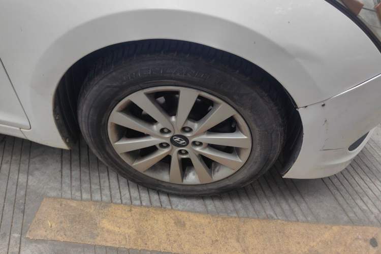 Used Hyundai Mistra 2014 1.8L Automatic Smart GLS Right Front Wheel Hub