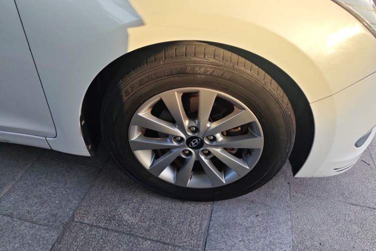 Used Hyundai Mistra 2014 1.8L Automatic Smart GLS Right Front Wheel Hub