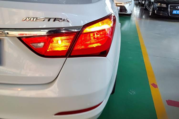 Used Hyundai Mistra 2014 1.8L Automatic Smart GLS Right Rear Taillight