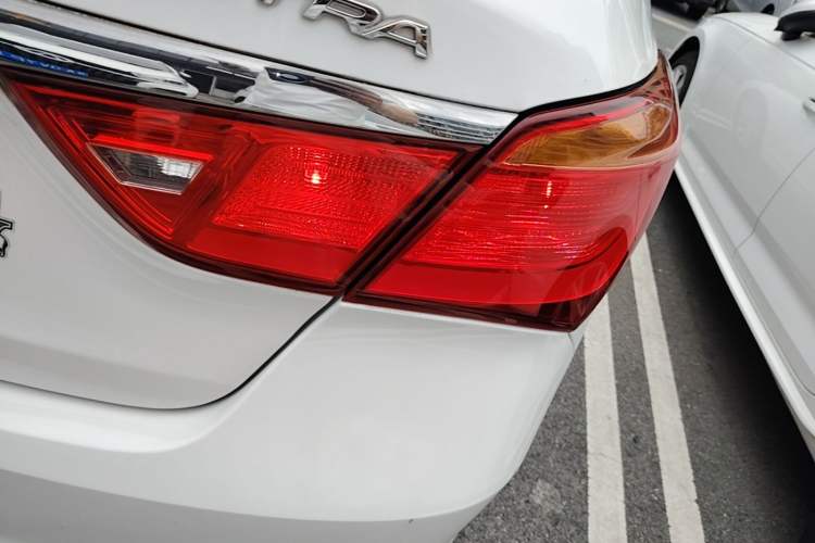 Used Hyundai Mistra 2014 1.8L Automatic Smart GLS Right Rear Taillight