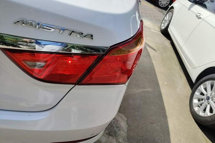 Used Hyundai Mistra 2014 1.8L Automatic Smart GLS Right Rear Taillight