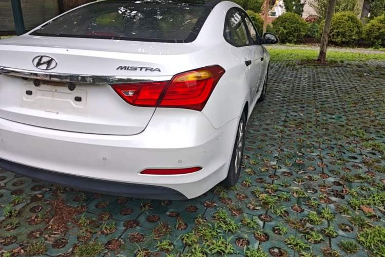 Used Hyundai Mistra 2014 1.8L Automatic Smart GLS Right Rear Taillight