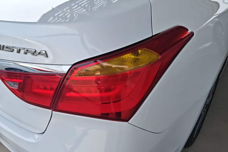 Used Hyundai Mistra 2014 1.8L Automatic Deluxe DLX Model Right Rear Taillight