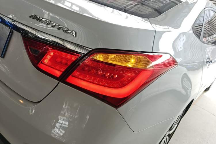 Used Hyundai Mistra 2014 1.8L Automatic Deluxe DLX Model Right Rear Taillight